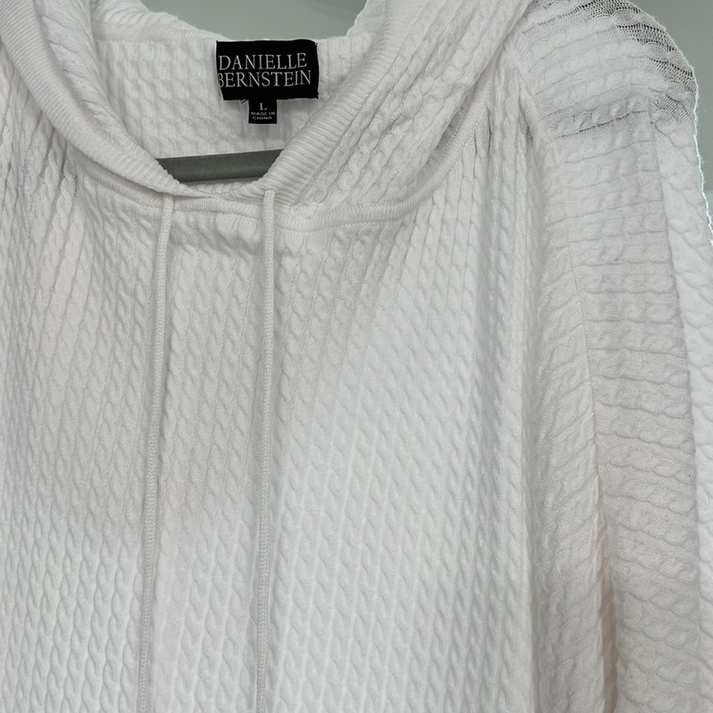 Danielle Bernstein While Cable Knot Pullover - image 4